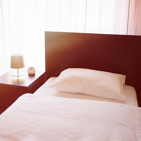 Hotel - Pension Vesta Бад Елстер Екстериор снимка
