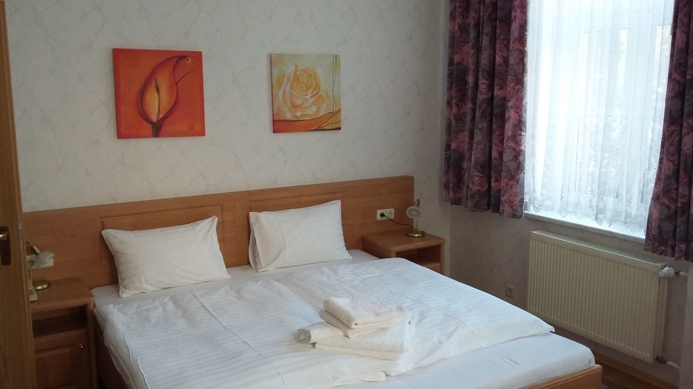 Hotel - Pension Vesta Бад Елстер Екстериор снимка