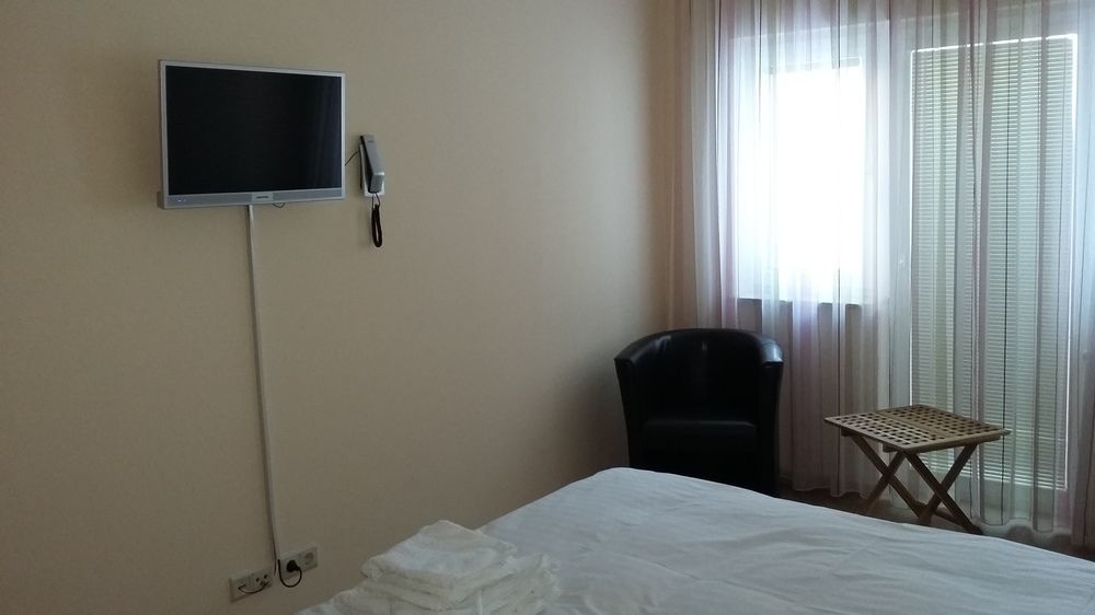 Hotel - Pension Vesta Бад Елстер Екстериор снимка