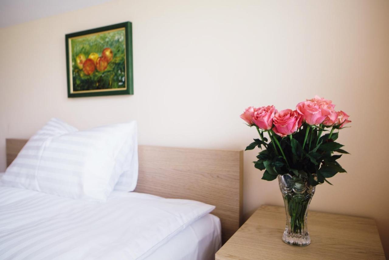 Hotel - Pension Vesta Бад Елстер Екстериор снимка